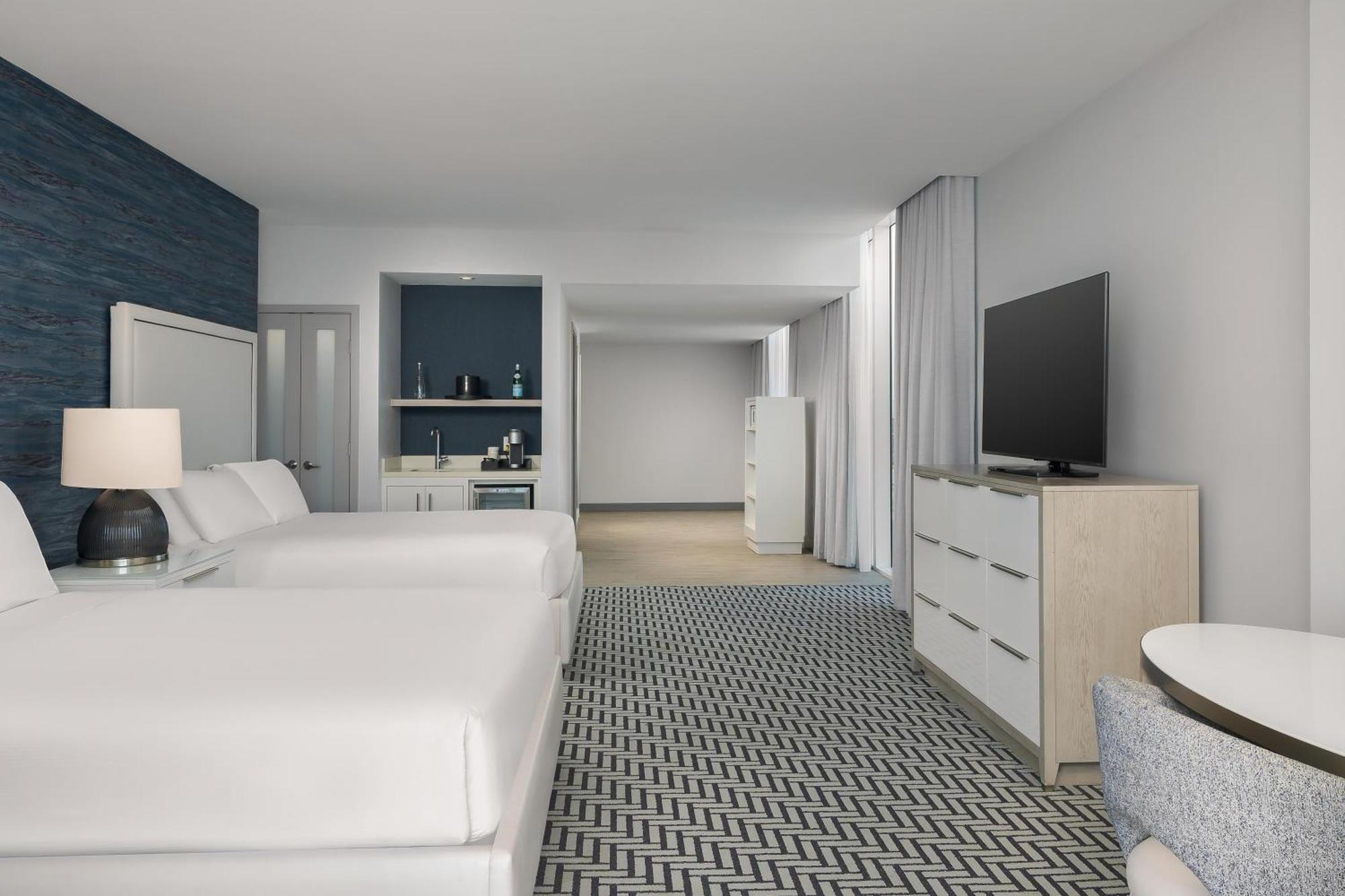Premium Queen Room Two Queen Beds Balcony Oceanfront,1774678794:JPEG